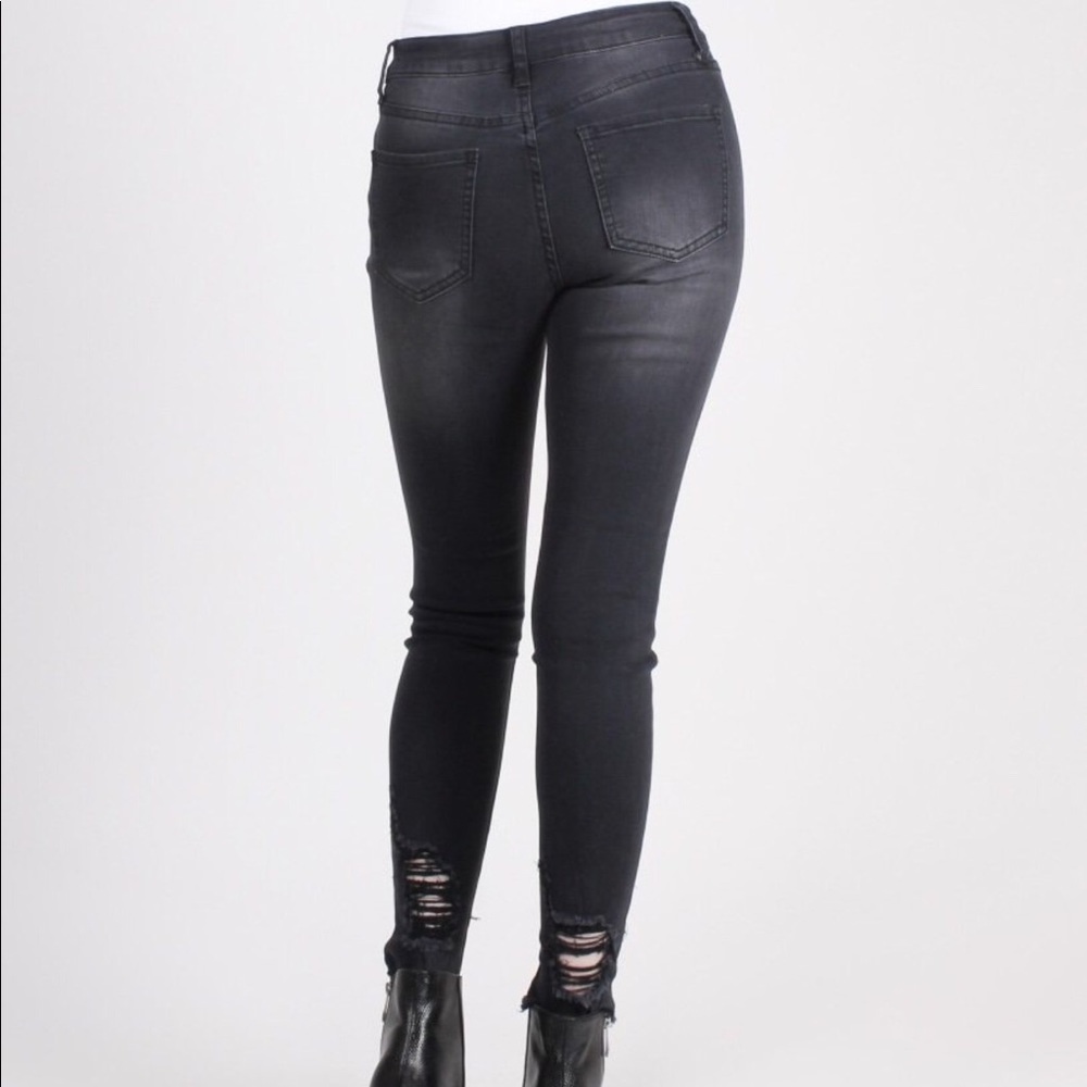 ➖LAST 1➖ Night Fade Mid Rise Skinny Jeans - Picture 4 of 4
